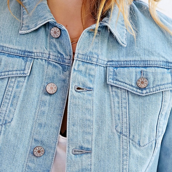 Urban Outfitters BDG Cropped Denim Trucker Jacket - Picture 2 of 12